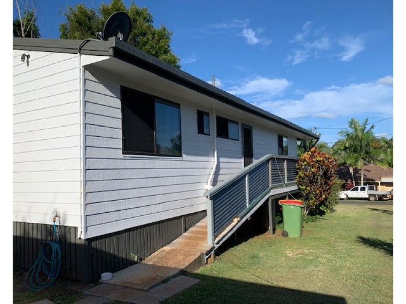 9 Dawn Street, Coochiemudlo Island QLD 4184