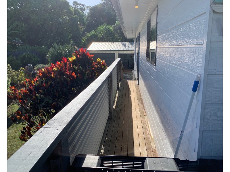 9 Dawn Street, Coochiemudlo Island QLD 4184