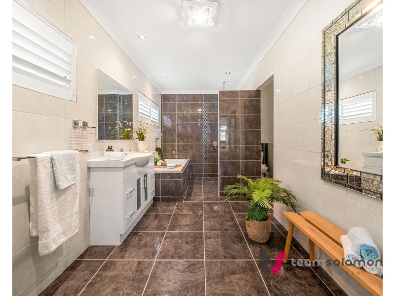 5 Pitt Street, Redland Bay QLD 4165