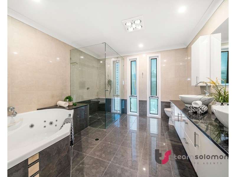 2 Masters Avenue, Victoria Point QLD 4165