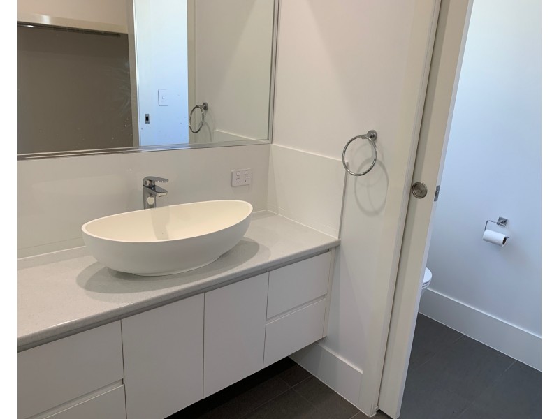 1 Cypress Street, Coochiemudlo Island QLD 4184