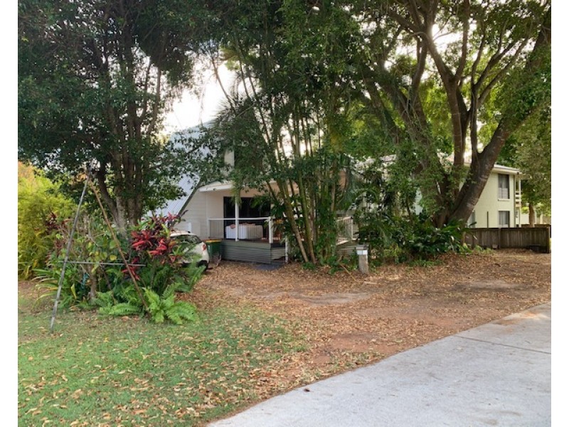 16 Ooyan Street, Coochiemudlo Island QLD 4184