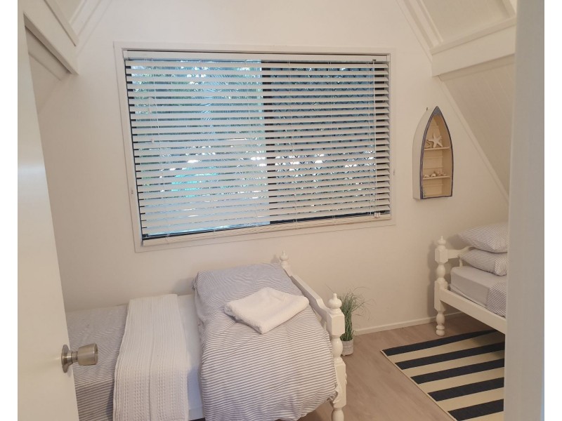 16 Ooyan Street, Coochiemudlo Island QLD 4184