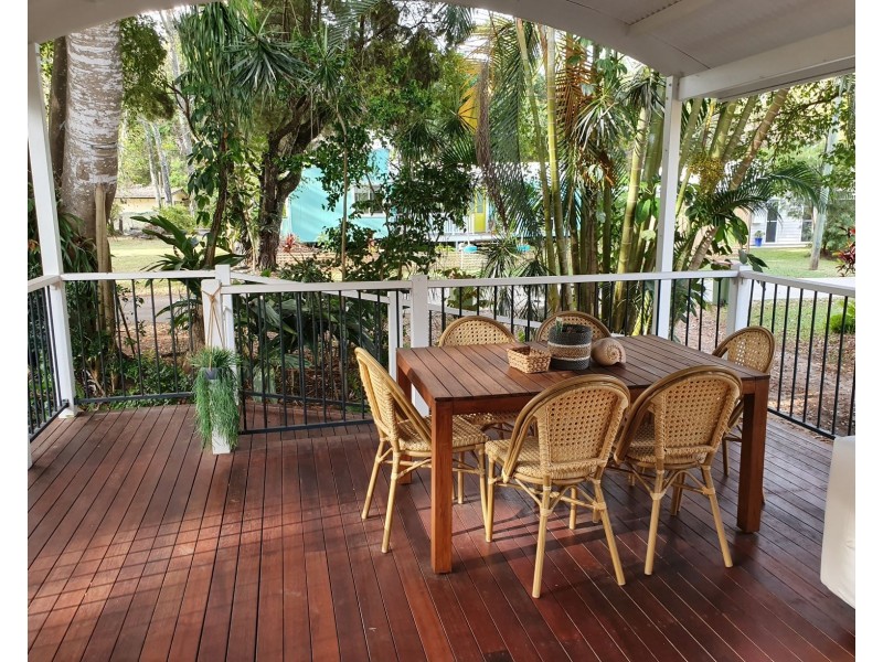 16 Ooyan Street, Coochiemudlo Island QLD 4184