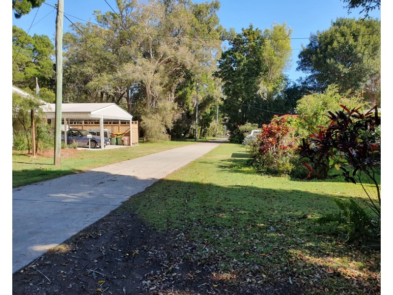 16 Ooyan Street, Coochiemudlo Island QLD 4184