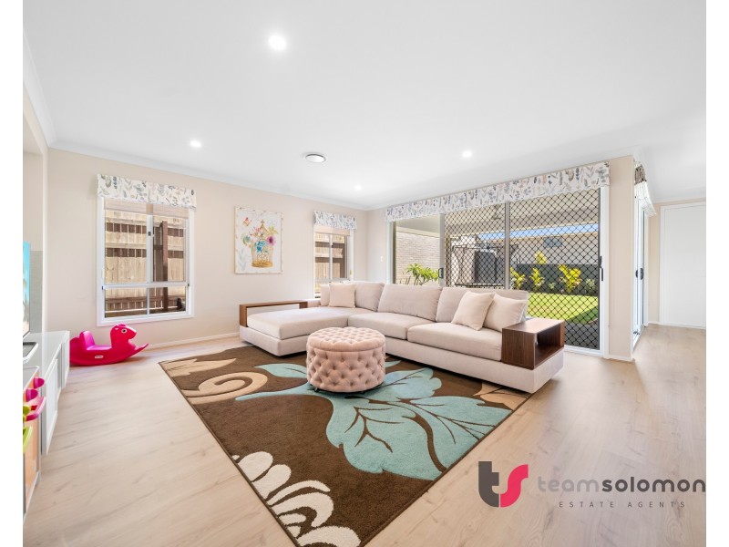 21 Shoreline Avenue, Redland Bay QLD 4165