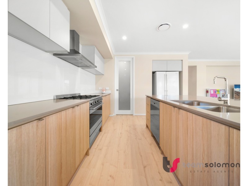 21 Shoreline Avenue, Redland Bay QLD 4165