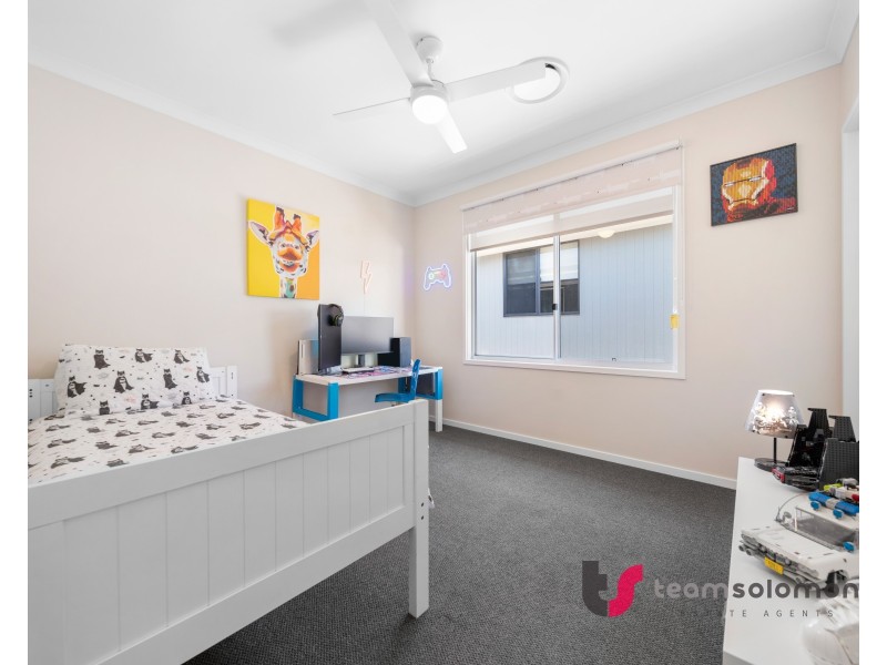 21 Shoreline Avenue, Redland Bay QLD 4165