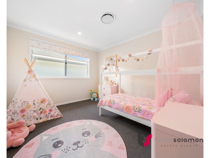 21 Shoreline Avenue, Redland Bay QLD 4165