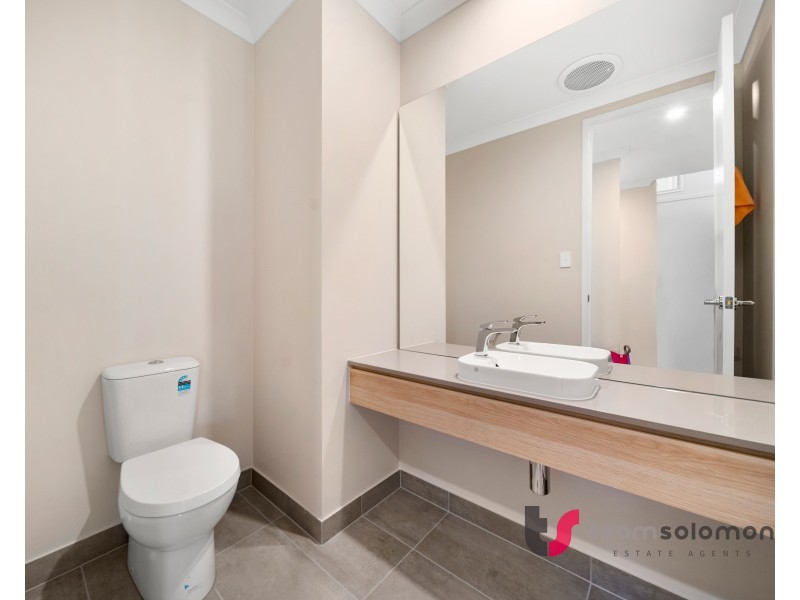 21 Shoreline Avenue, Redland Bay QLD 4165