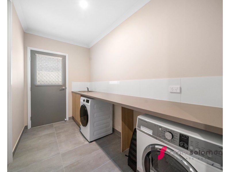 21 Shoreline Avenue, Redland Bay QLD 4165