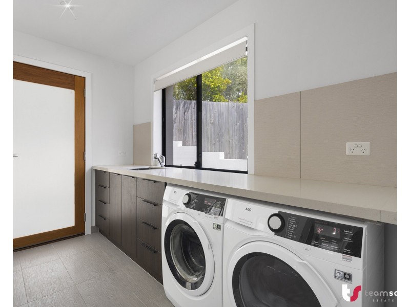 2a Glenvale Street, Cornubia QLD 4130