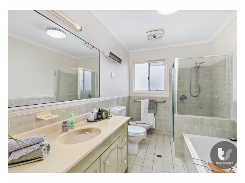 14 Wilson Esplanade, Redland Bay QLD 4165