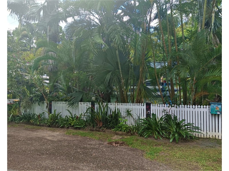 17 Marana Street, Coochiemudlo Island QLD 4184