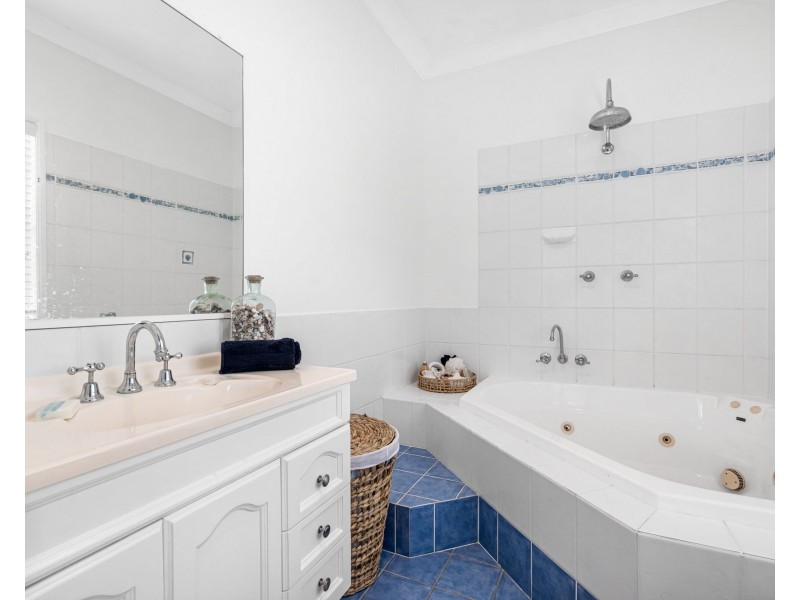 8 Major Court, Birkdale QLD 4159