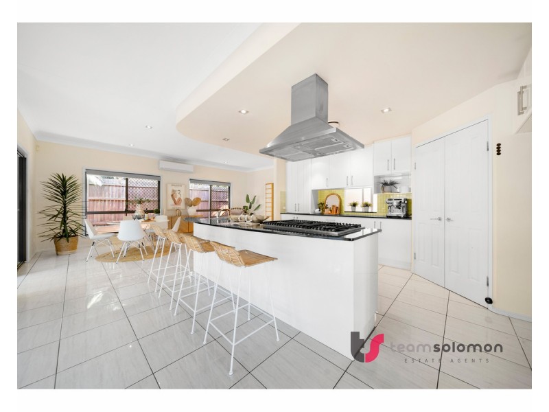 8 Yorston Place, Ormiston QLD 4160