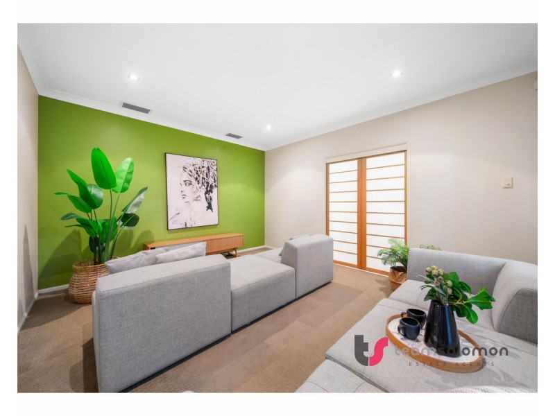 8 Yorston Place, Ormiston QLD 4160