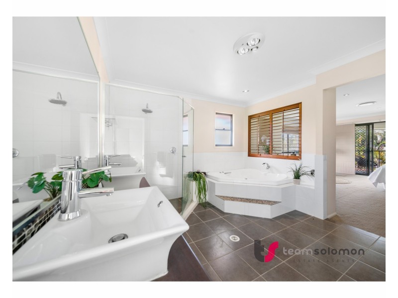 8 Yorston Place, Ormiston QLD 4160