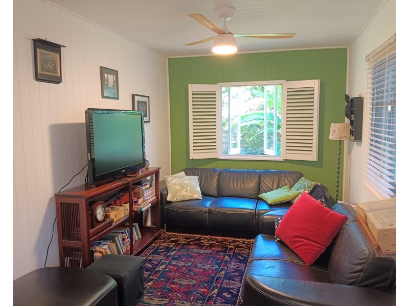 11 Welsby Street, Coochiemudlo Island QLD 4184