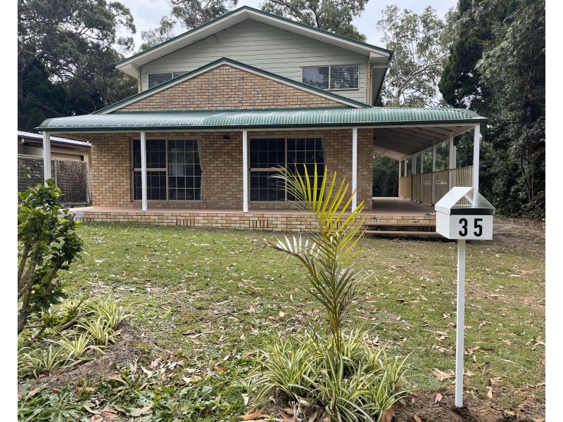 35 James Street, Coochiemudlo Island QLD 4184
