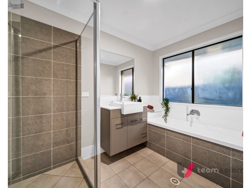 130b Bainbridge Street, Ormiston QLD 4160