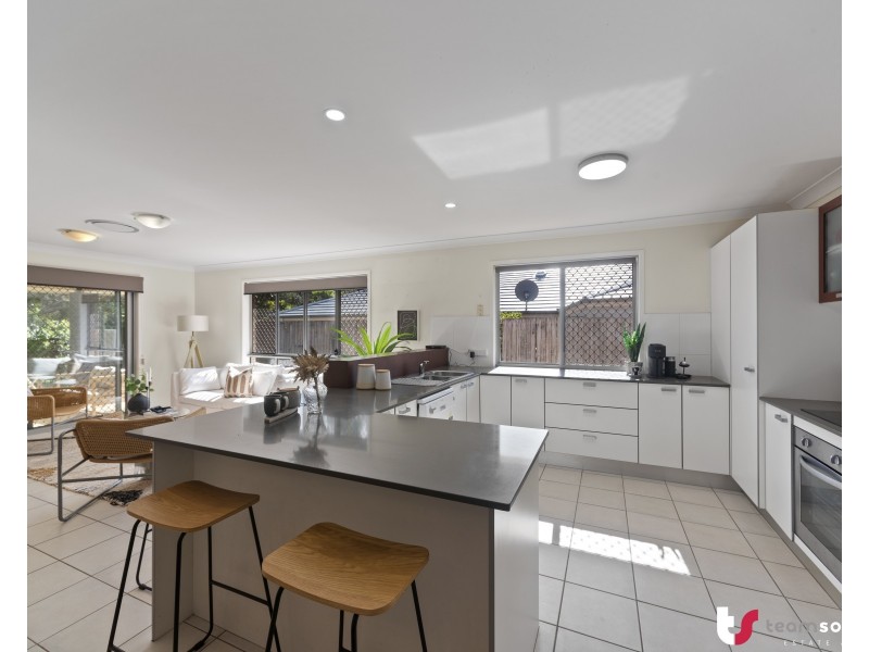 3 Shaw Place, Redland Bay QLD 4165