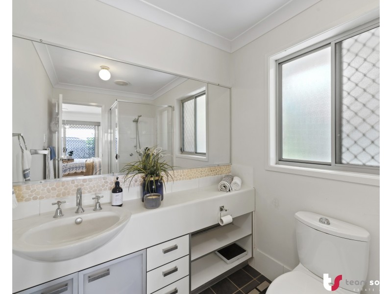 3 Shaw Place, Redland Bay QLD 4165