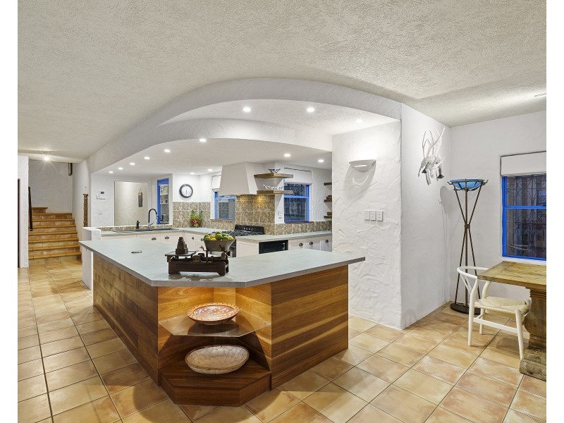 107 Shore Street North, Cleveland QLD 4163