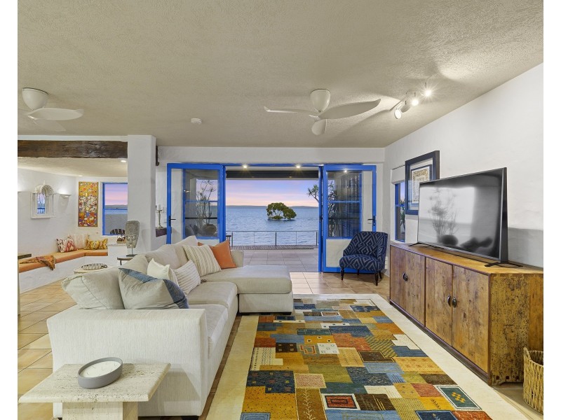 107 Shore Street North, Cleveland QLD 4163