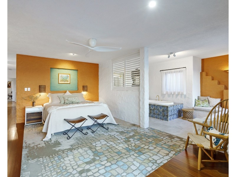 107 Shore Street North, Cleveland QLD 4163