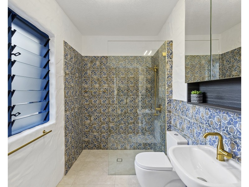 107 Shore Street North, Cleveland QLD 4163