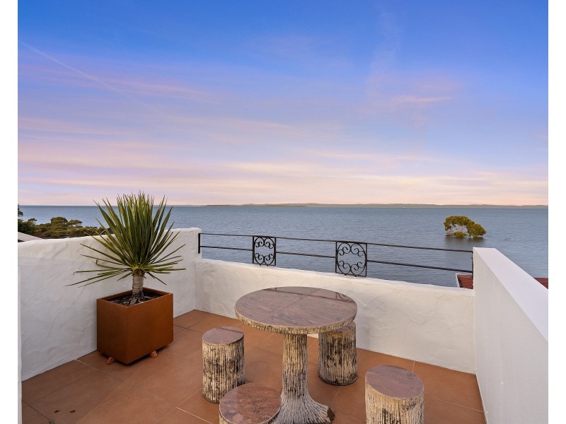 107 Shore Street North, Cleveland QLD 4163