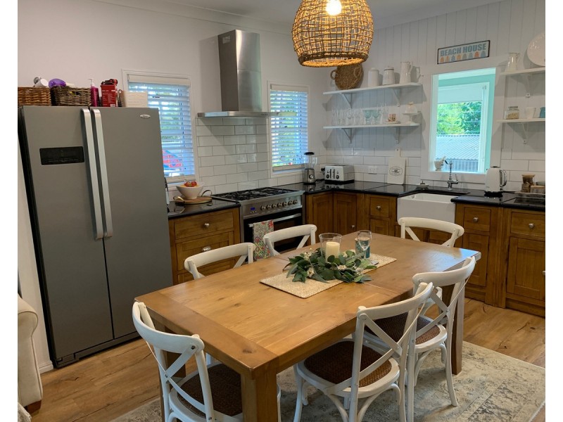 2 Marroo Street, Coochiemudlo Island QLD 4184