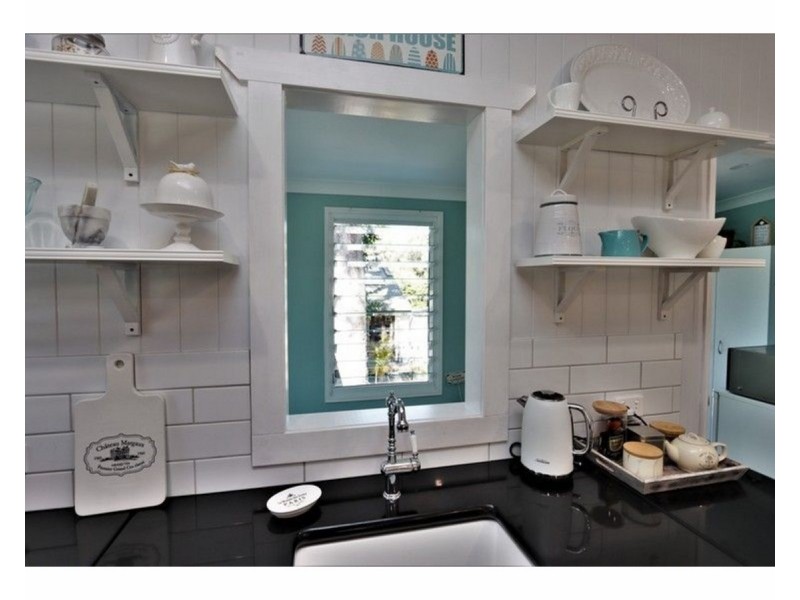 2 Marroo Street, Coochiemudlo Island QLD 4184