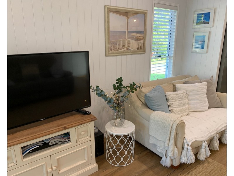 2 Marroo Street, Coochiemudlo Island QLD 4184