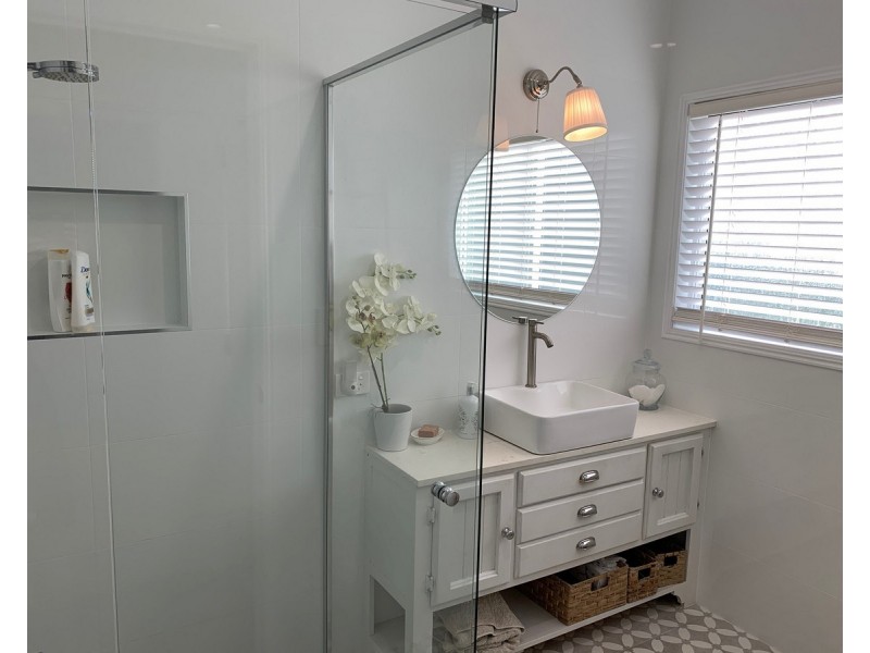 2 Marroo Street, Coochiemudlo Island QLD 4184