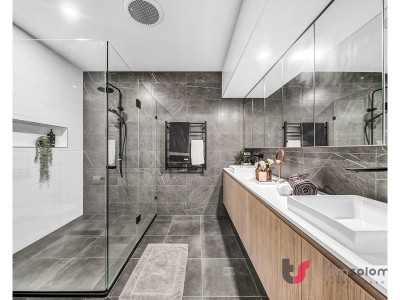 6. Russell Street, Cleveland QLD 4163