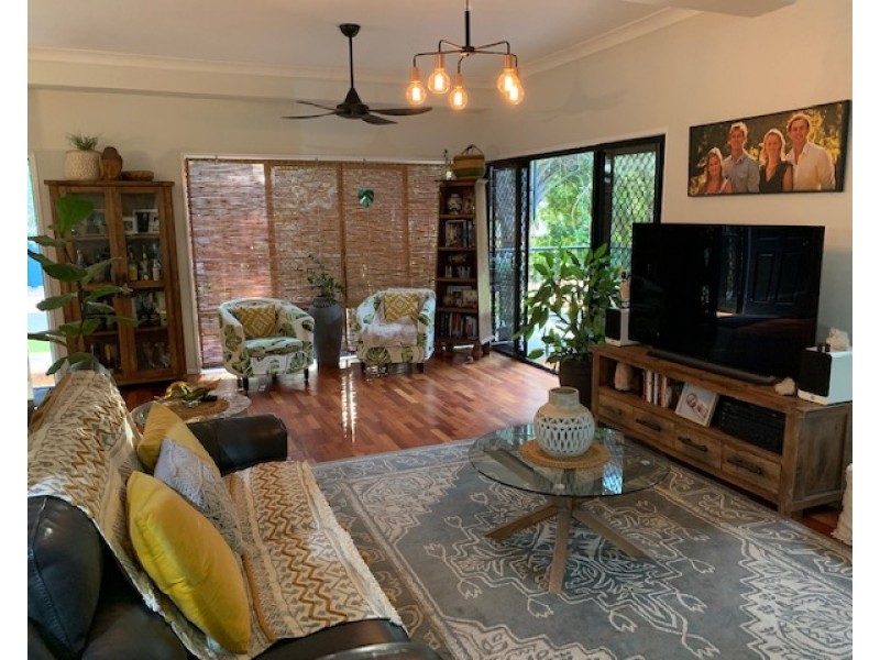 24 Aminya Street, Coochiemudlo Island QLD 4184