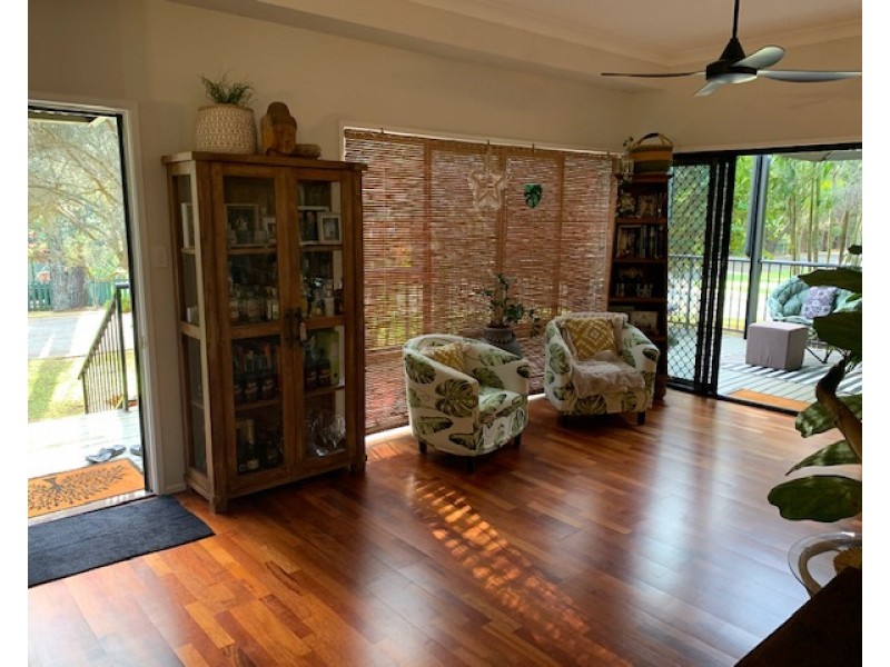 24 Aminya Street, Coochiemudlo Island QLD 4184