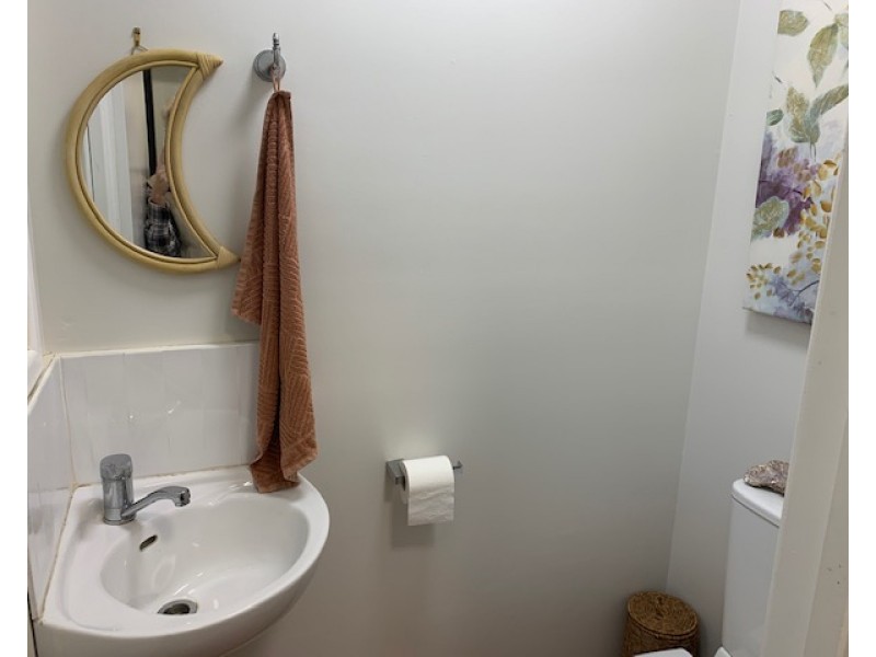 24 Aminya Street, Coochiemudlo Island QLD 4184