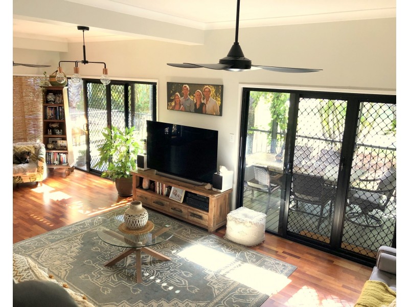 24 Aminya Street, Coochiemudlo Island QLD 4184