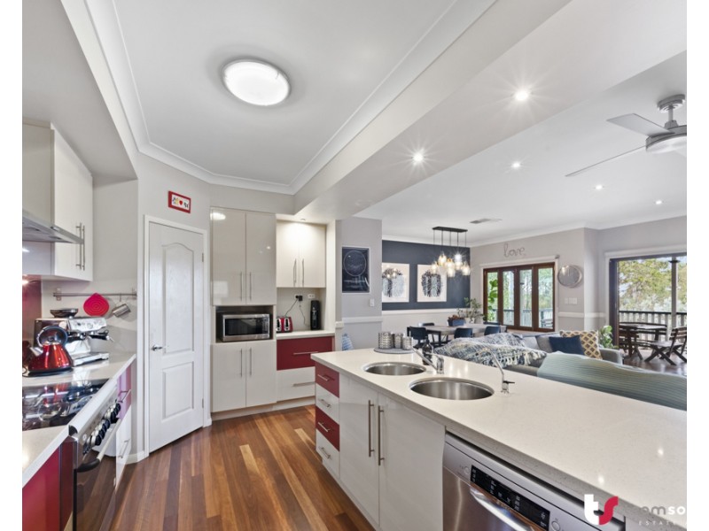 24 Kilmarnock Court, Mundoolun QLD 4285