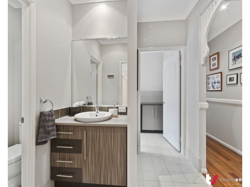24 Kilmarnock Court, Mundoolun QLD 4285