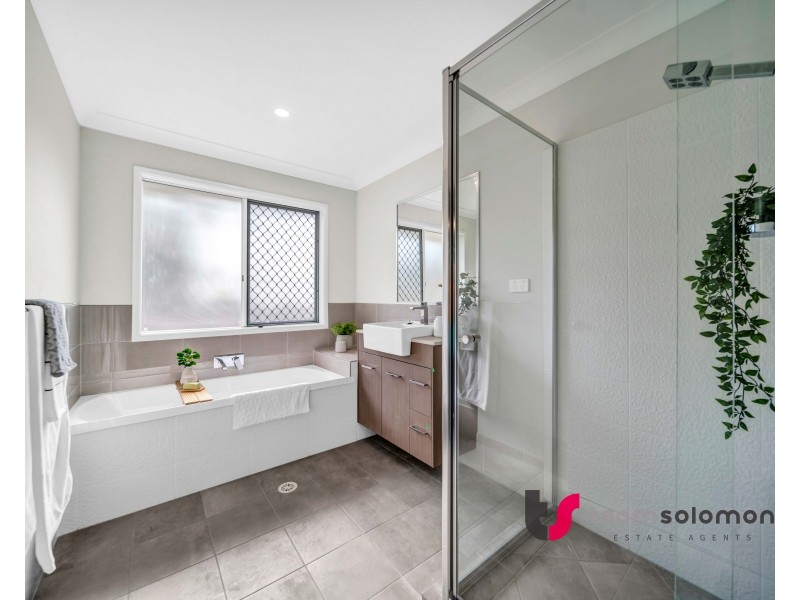 12a Rosella Street, Wellington Point QLD 4160