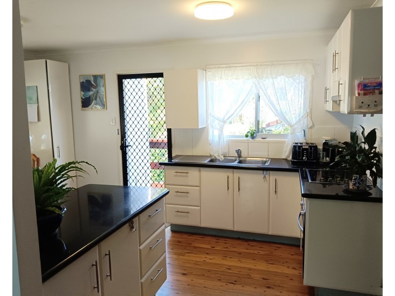 9 Perulpa Street, Coochiemudlo Island QLD 4184