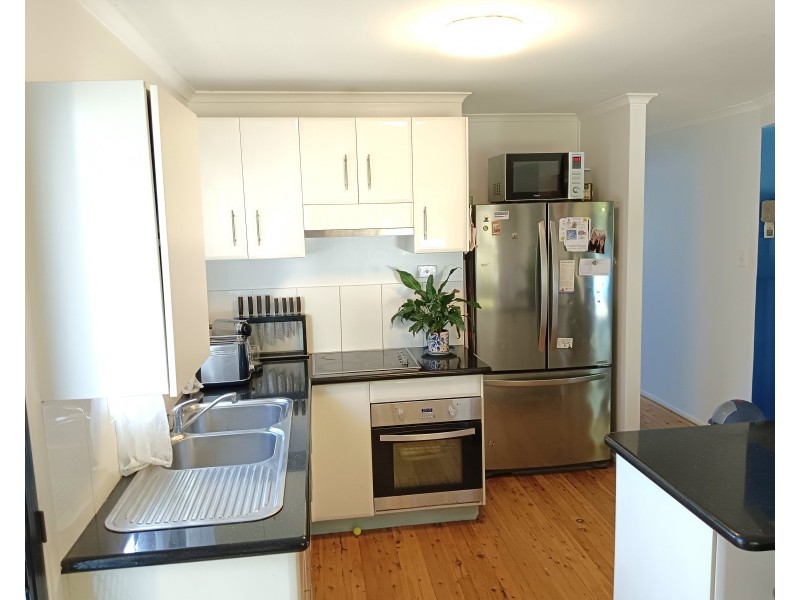 9 Perulpa Street, Coochiemudlo Island QLD 4184