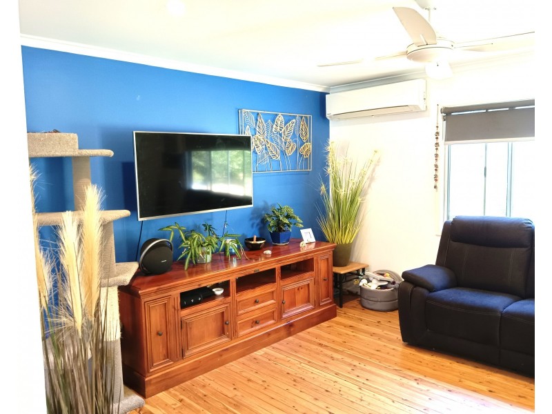 9 Perulpa Street, Coochiemudlo Island QLD 4184