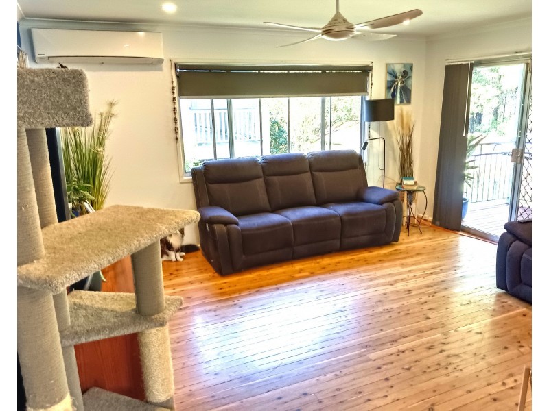 9 Perulpa Street, Coochiemudlo Island QLD 4184