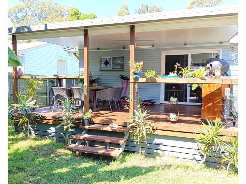 9 Perulpa Street, Coochiemudlo Island QLD 4184