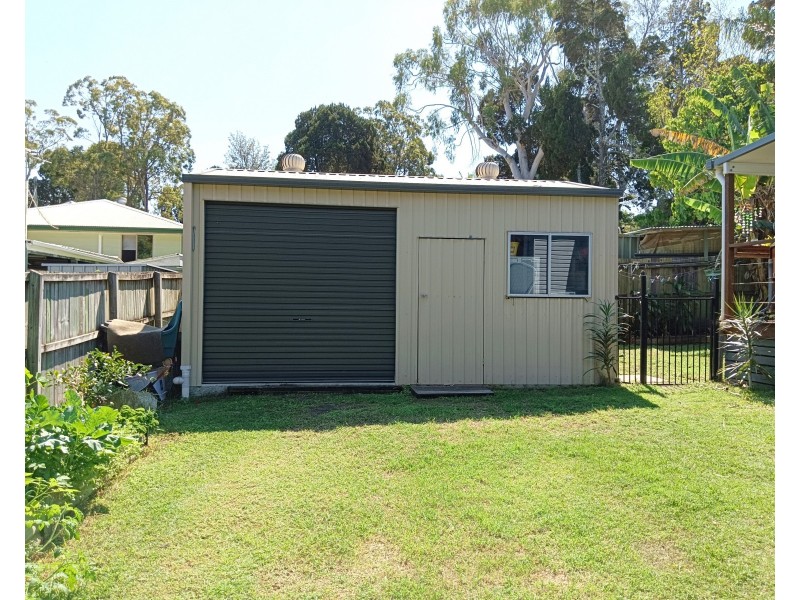 9 Perulpa Street, Coochiemudlo Island QLD 4184